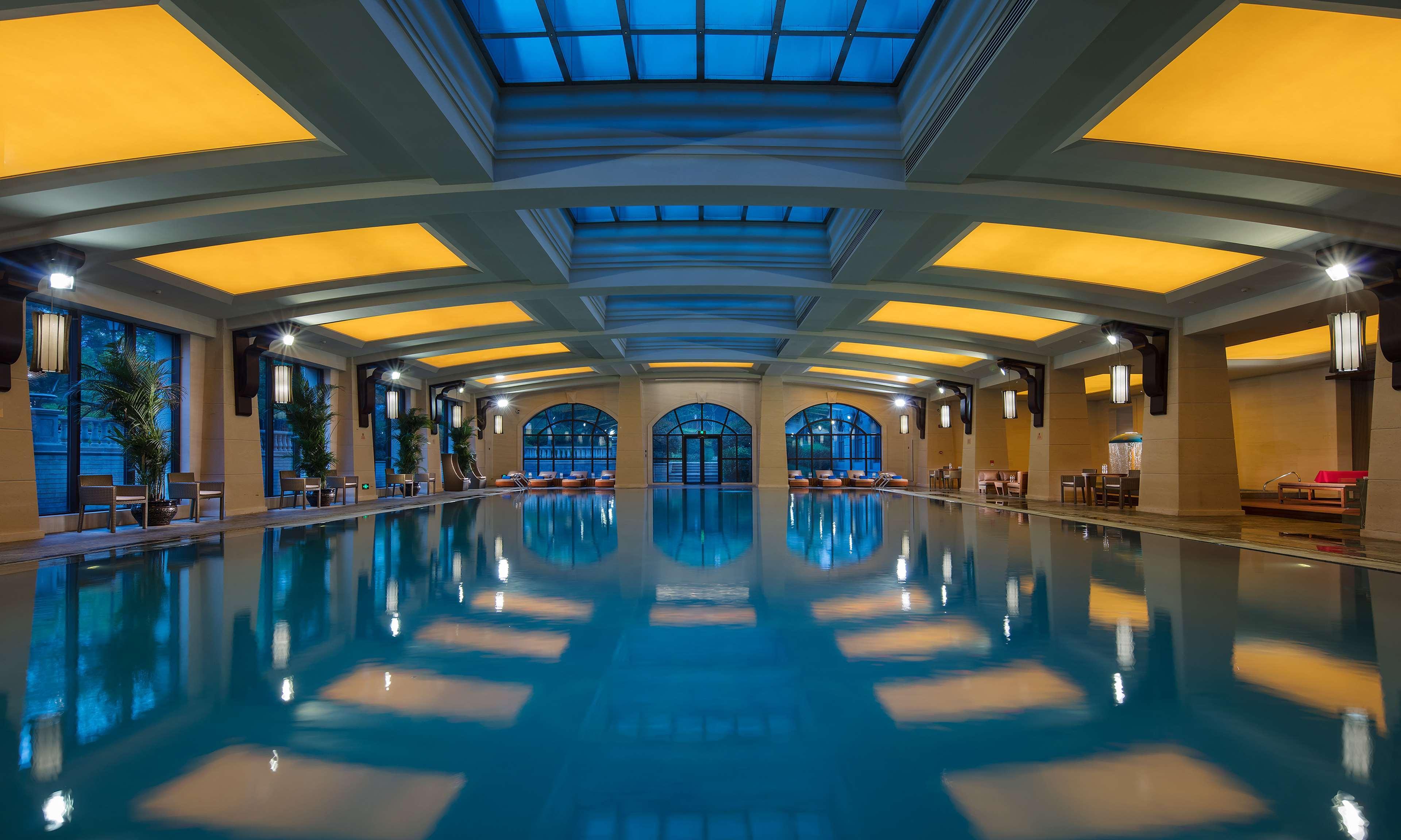 Hilton Qingdao Golden Beach - Beer Halls Exterior photo