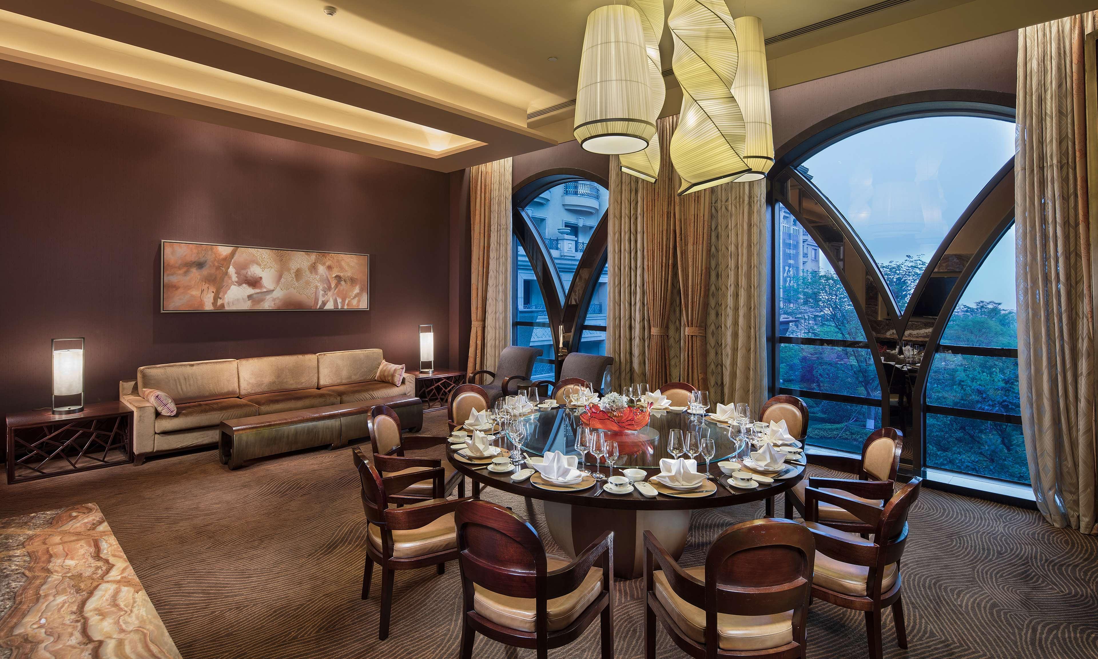 Hilton Qingdao Golden Beach - Beer Halls Exterior photo