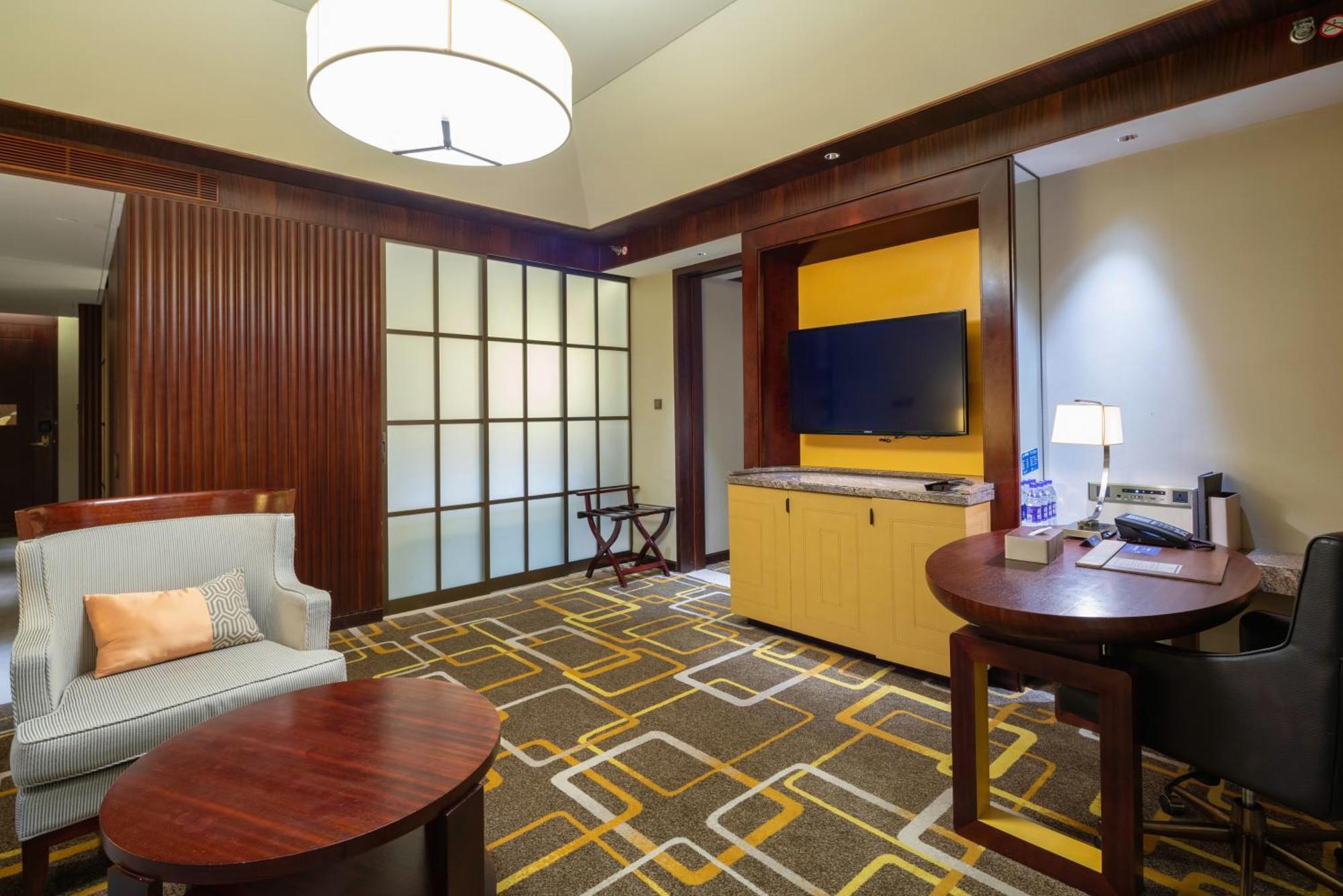 Hilton Qingdao Golden Beach - Beer Halls Exterior photo
