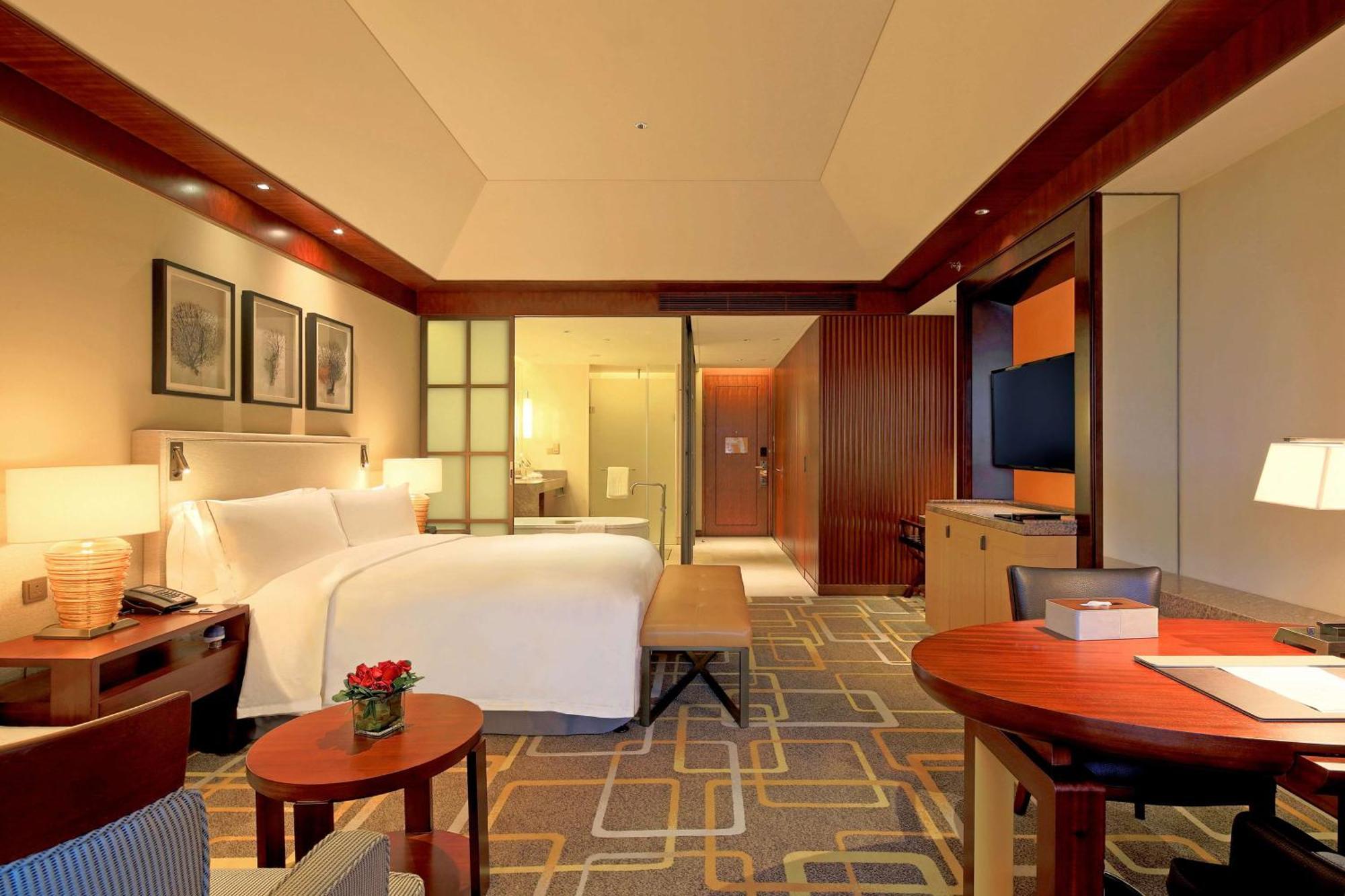 Hilton Qingdao Golden Beach - Beer Halls Exterior photo