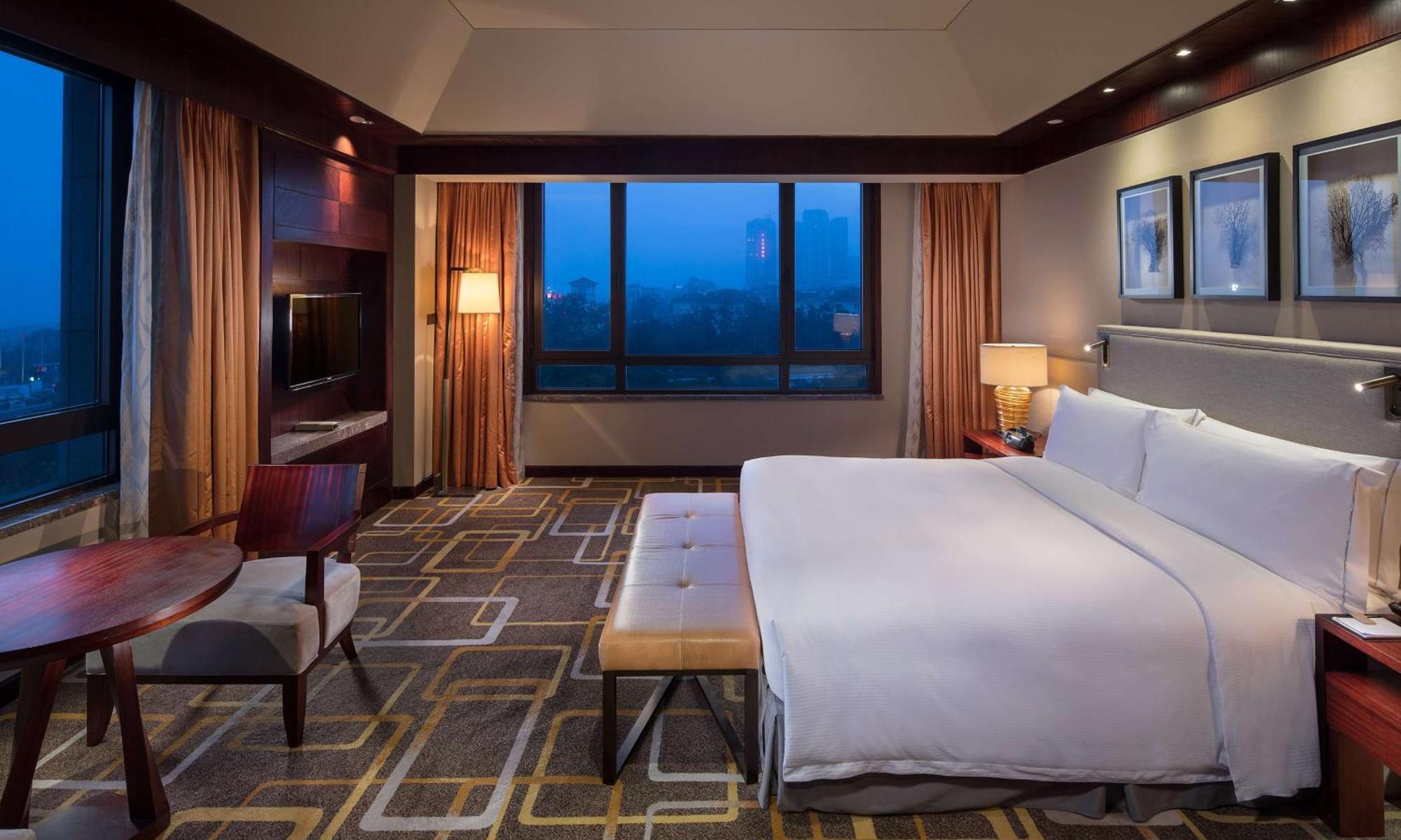 Hilton Qingdao Golden Beach - Beer Halls Exterior photo