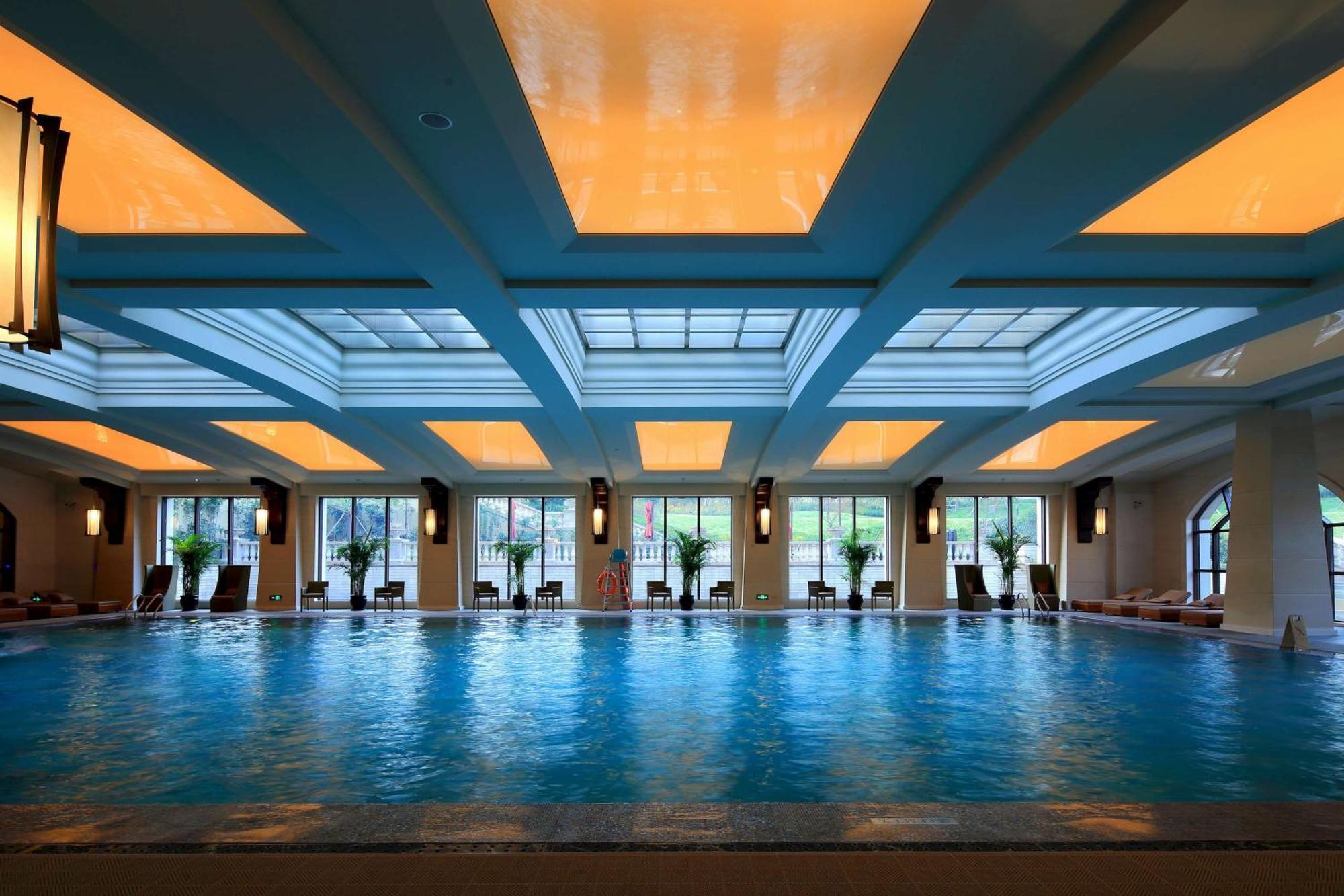 Hilton Qingdao Golden Beach - Beer Halls Exterior photo